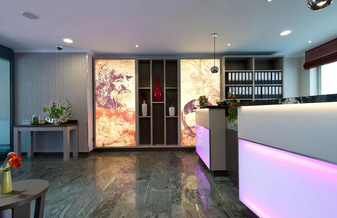 Leonardo Hotel Nuernberg-1